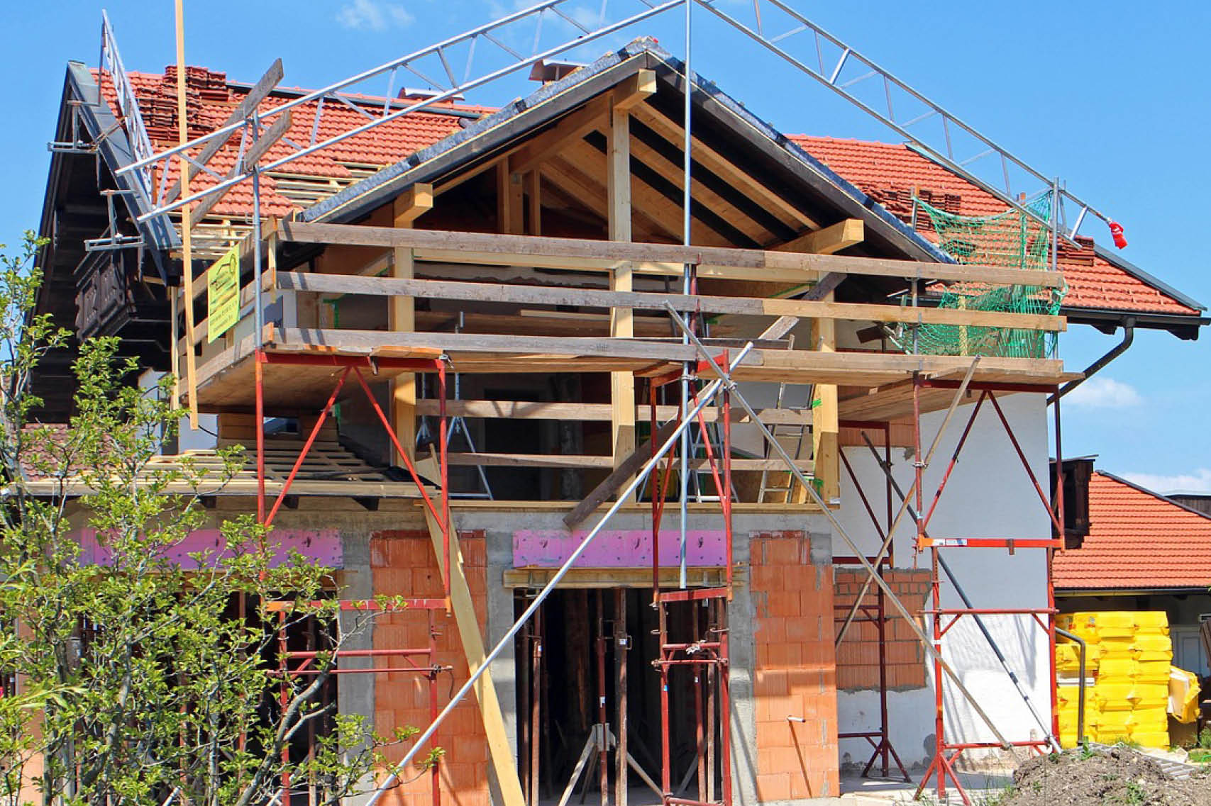 Ein Haus wird ausgebaut. Bild: Manfred Antranias Zimmer / Pixabay.de Ein Haus wird ausgebaut. Bild: Manfred Antranias Zimmer / Pixabay.de