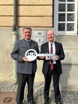 Bayerns Bauminister Christian Bernreiter und Johannes Nolte, Präsident der Landesbaudirektion Bayern. Foto: StMB