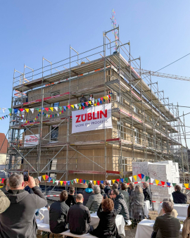 Richtfest bei der Wohnanlage in Augsburg-Haunstetten. Foto: StMB
